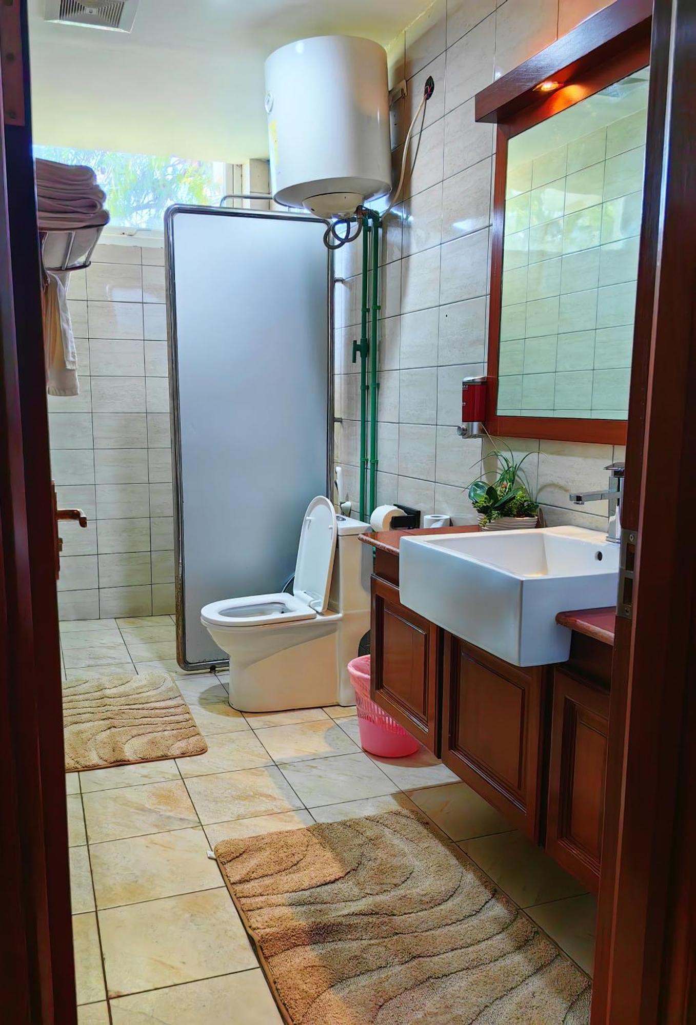 Great Wall Hotel Дар ес Саалам Екстериор снимка