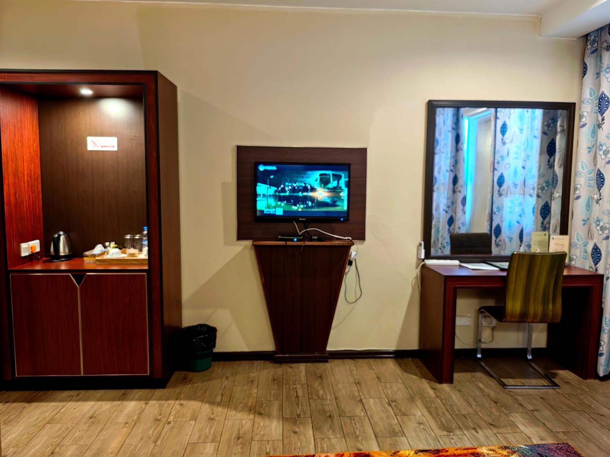 Great Wall Hotel Дар ес Саалам Екстериор снимка